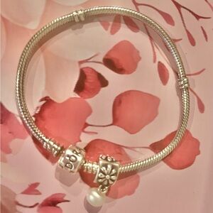 LIKE NEW Pandora Silver and White Charm Bracelet with Flower Pearl Charm- 19 cm